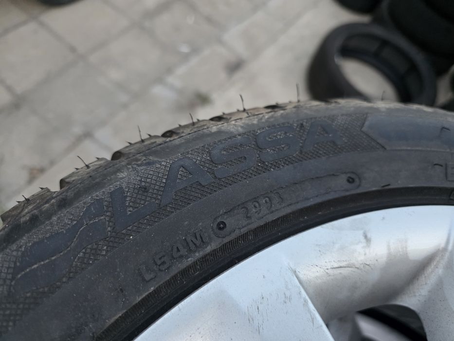 4бр Зимни гуми 215 50 17 - Lassa
