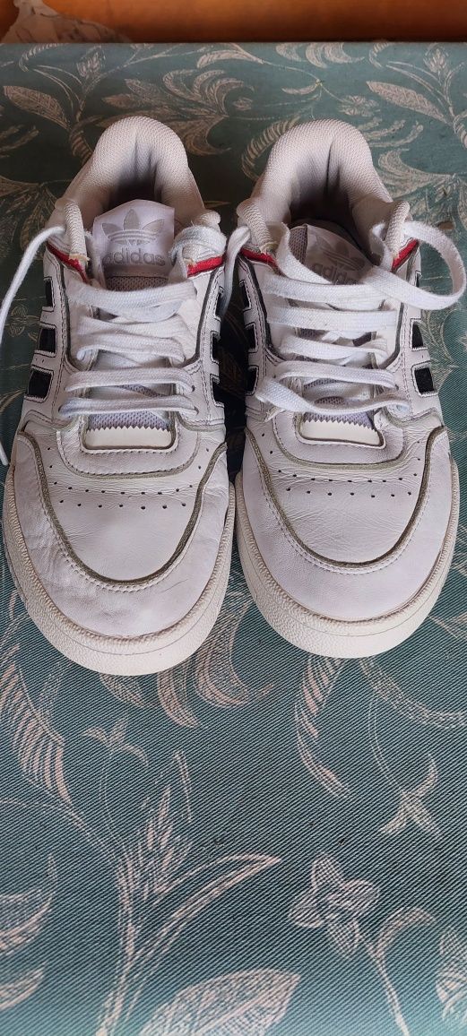 Продавам маратонки Adidas