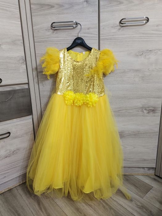 Детское платье , почти новое