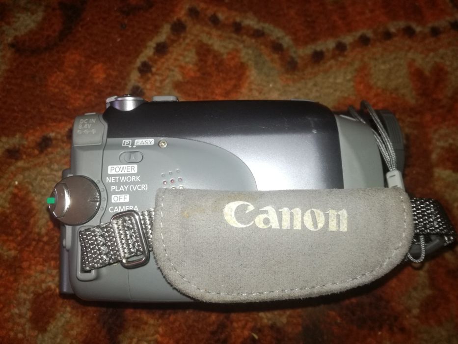 Продаю камеру Canon elura 80