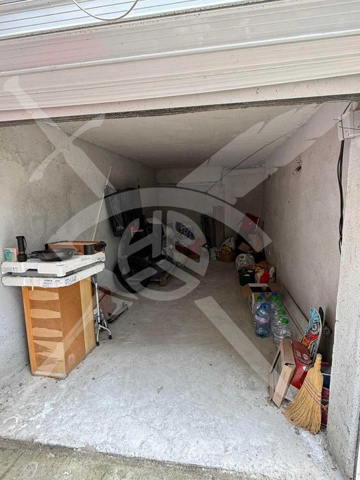 Продава се Гараж / Паркомясто в Бургас, Меден рудник - зона Б - 17 кв.м за 1000 €/кв.м - Снимка #1