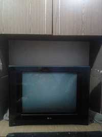 Телевизор LG с плоским экраном