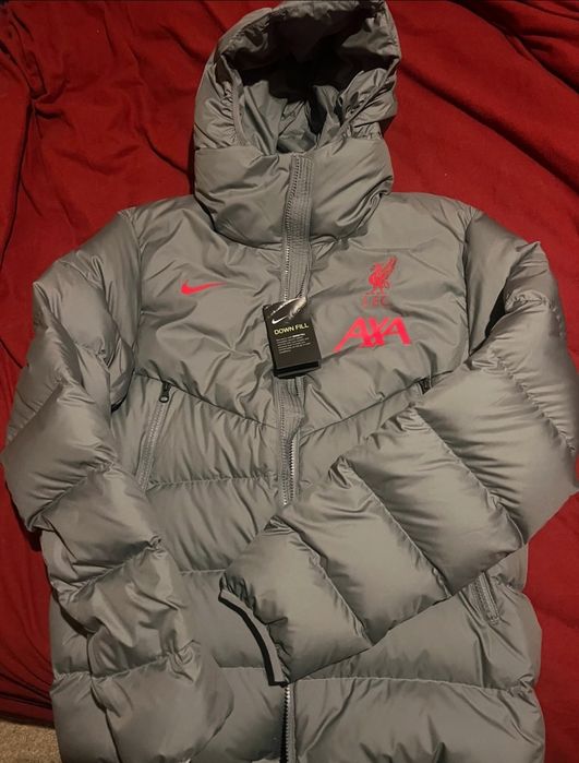 Ново оригинално зимно яке Nike Liverpool