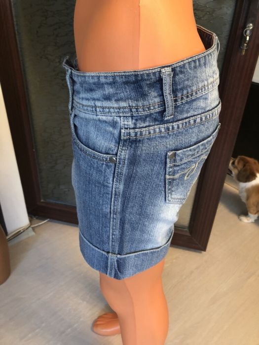 Pantaloni scurți de blugi mărimea 42