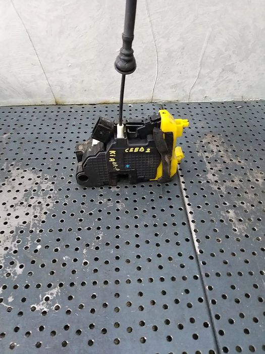 Broasca usa dreapta fata kia ceed 2 jd 81320a2110