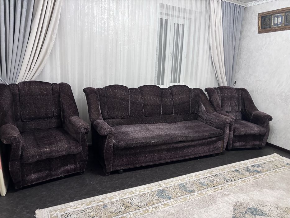 продам Диван и два кресла, так же чехлы на диваны