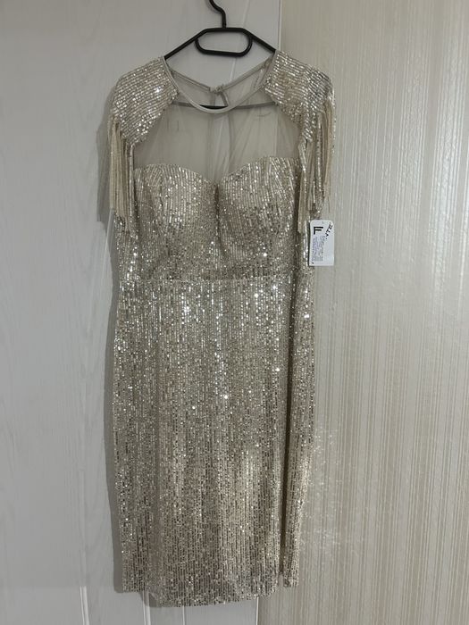 Страхотна нова рокля с етикет Хл