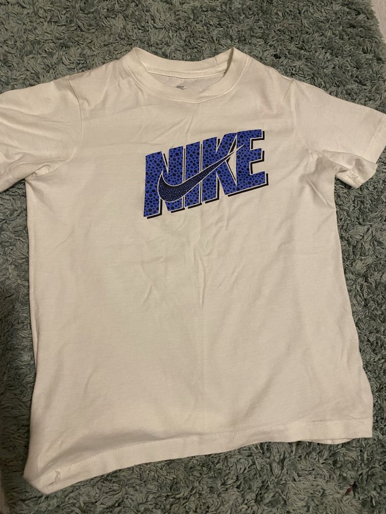 Tricou nike aproape nou