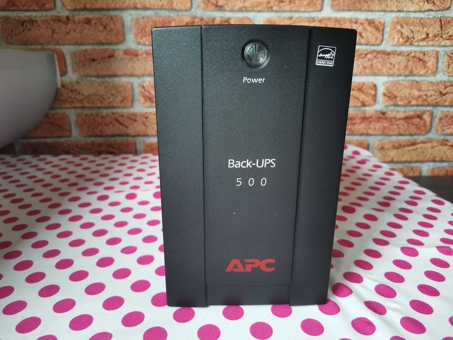 UPS APC Back-UPS BX500CI 500VA 300W.