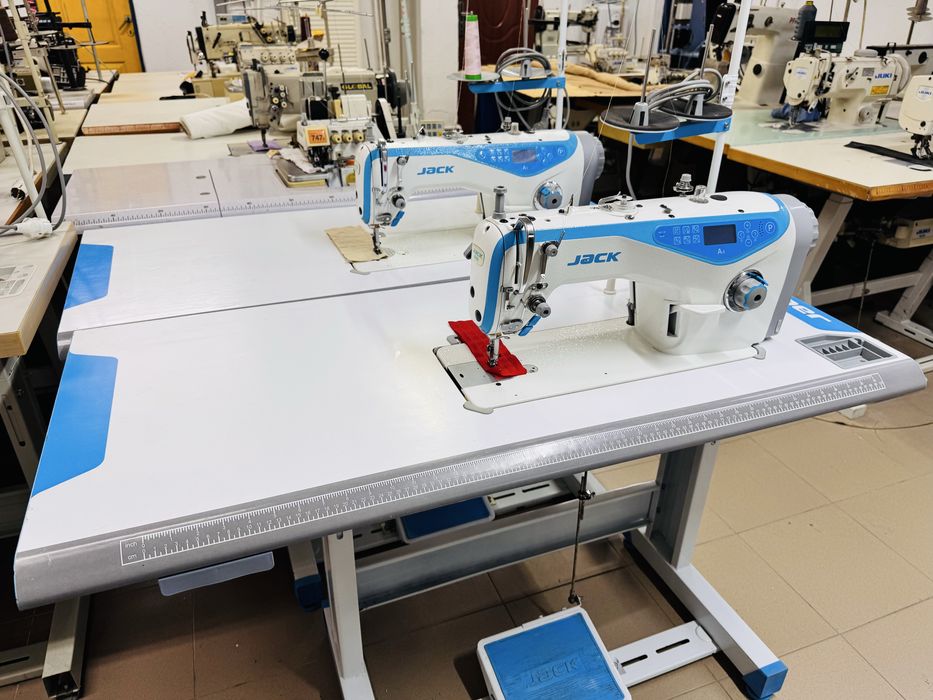 Masina de cusut jack A4 full automata la 220 v