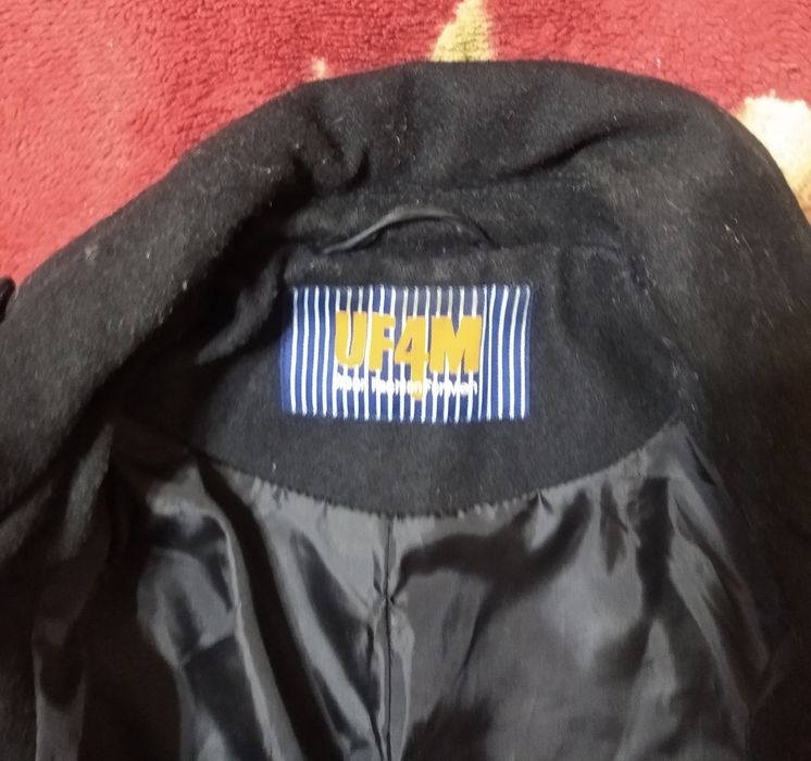 Полу пальто мужское, привозное,48-50размер,150000сум..