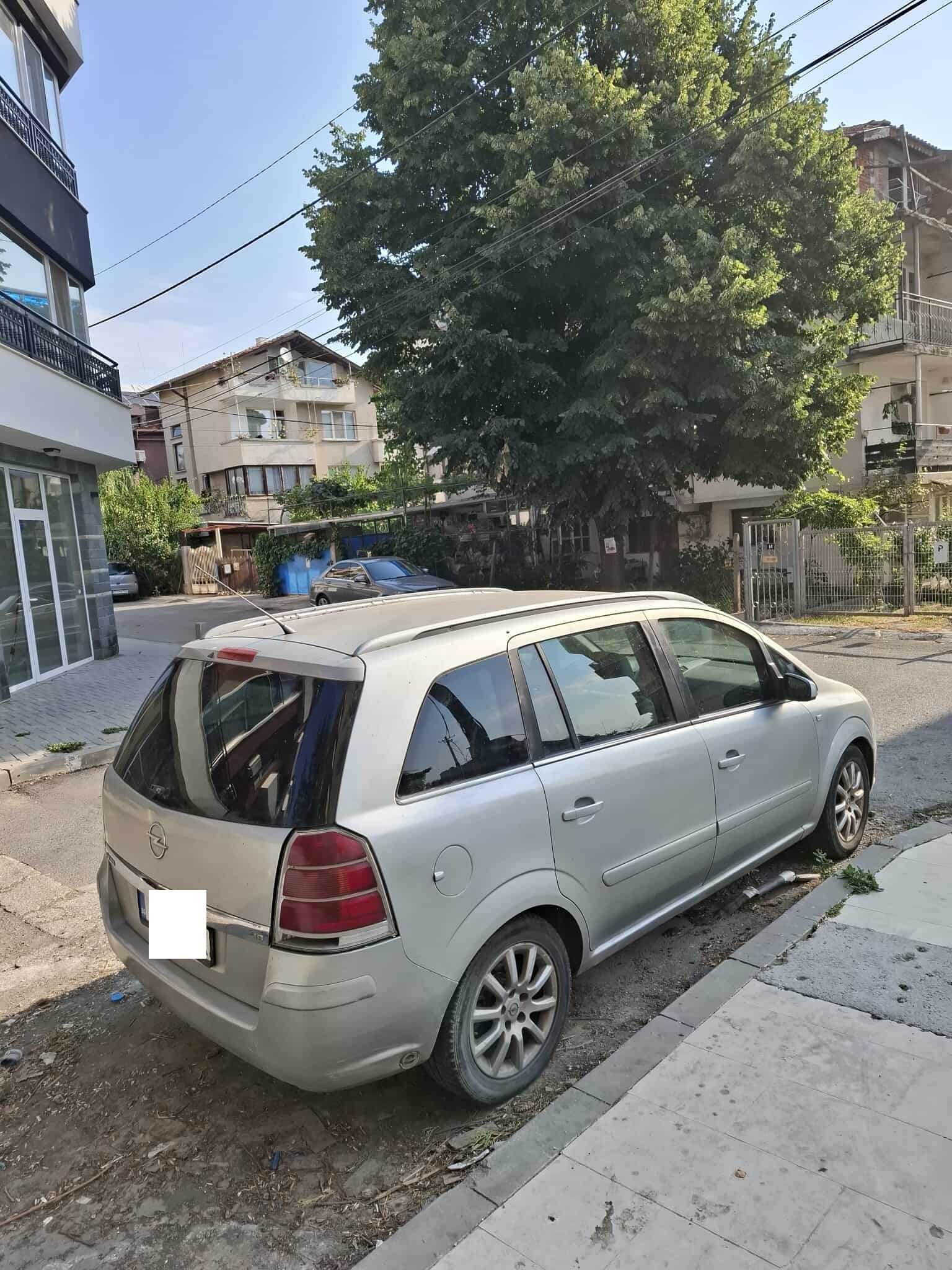 Продавам Opel Zafira B 1.8