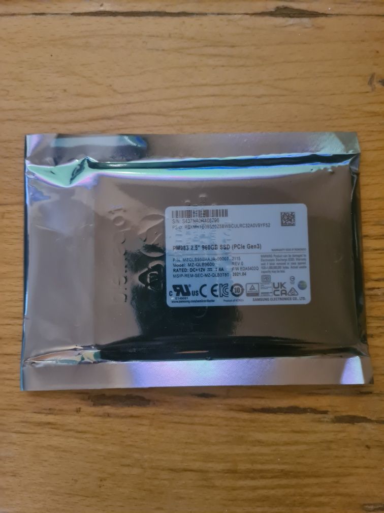 SAMSUNG PM983 Enterprise SSD 960 GB internal 2.5" (U.2) PCIe NVMe OEM