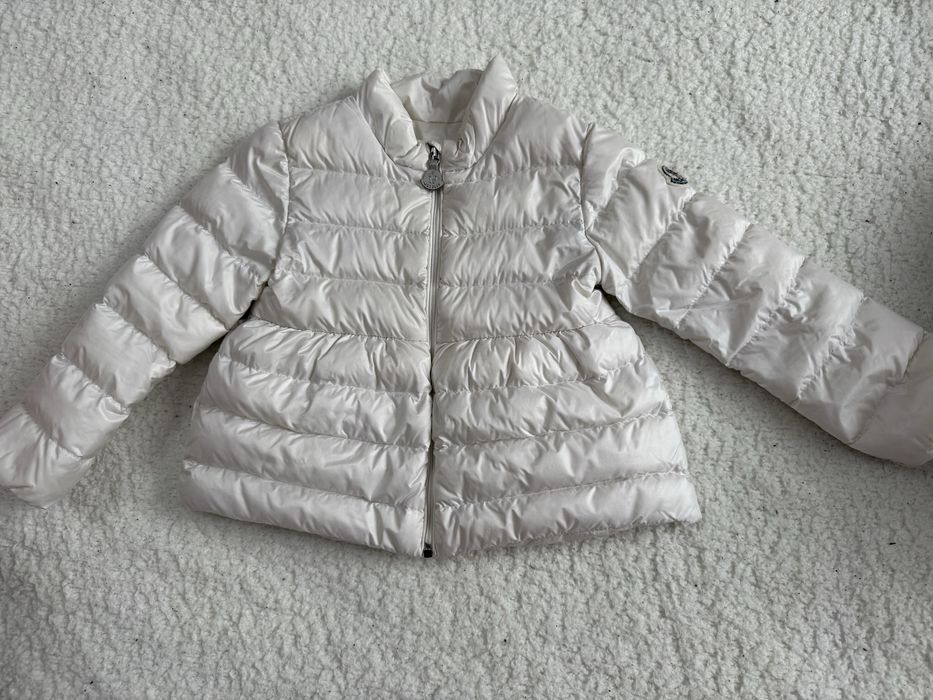 Яке за момиче Moncler