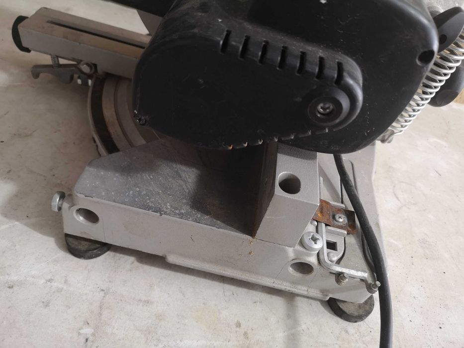 Пендула - Elu 1200W \ 216mm \ 110V