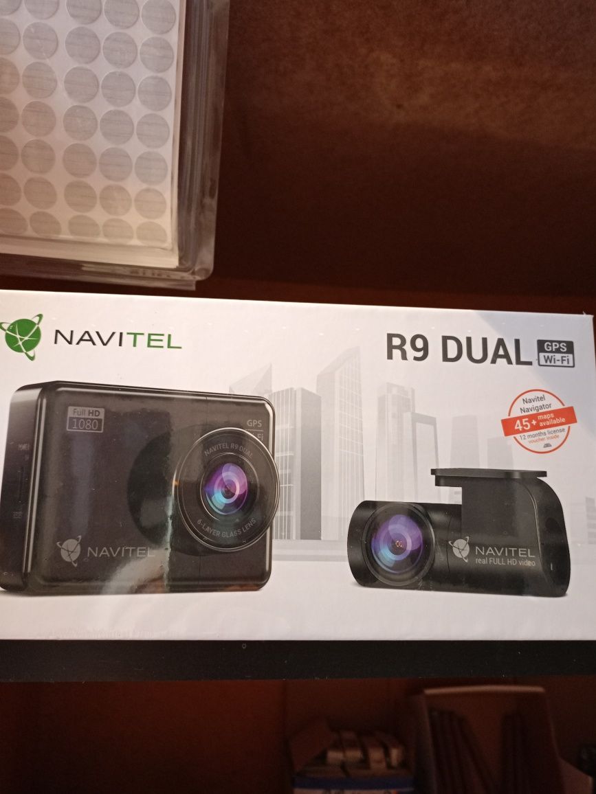 Продам авторегистратор недорого R9 DUAL .