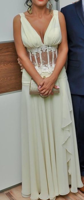 Rochie Agnes Toma , purtata o singura data , e din doua bucati