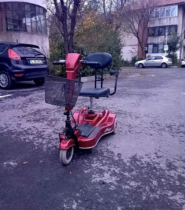 Scuter Carut electric pentru persoane cu dizabilități handicap
