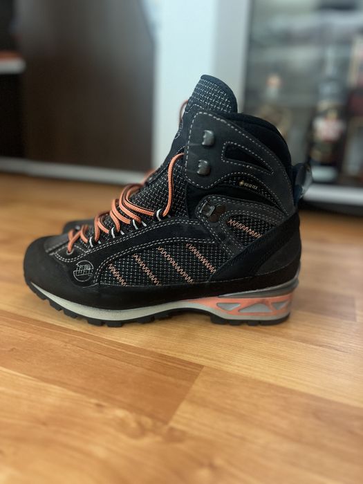 Bocanci drumetie Hanwag