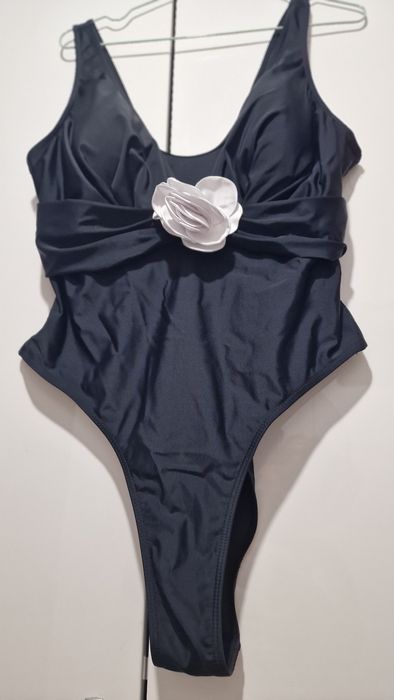 Costum de baie modelator