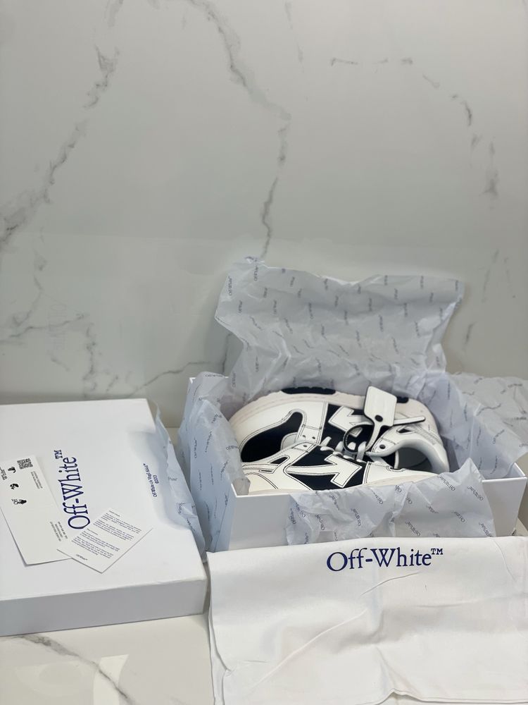 Off White Out Of Office ooo Low Tops Black White Off-White