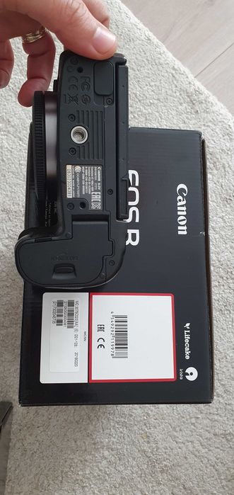 Canon Eos R  la cutie cu accesorii complete