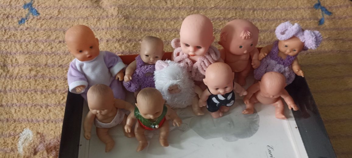Продаю   кукол  маленьких цена за всех