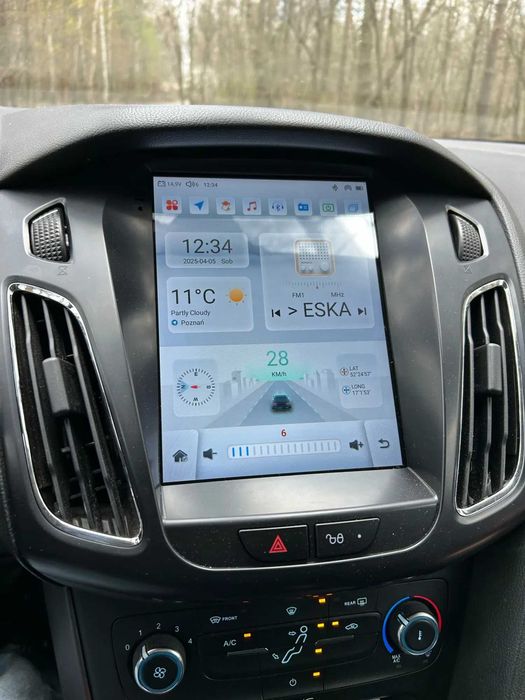 Navigatie Android 15 Ford Focus Mk3 Stil Tesla cu Carplay Android Auto