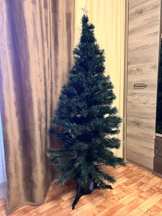 Продам елку искусственную
