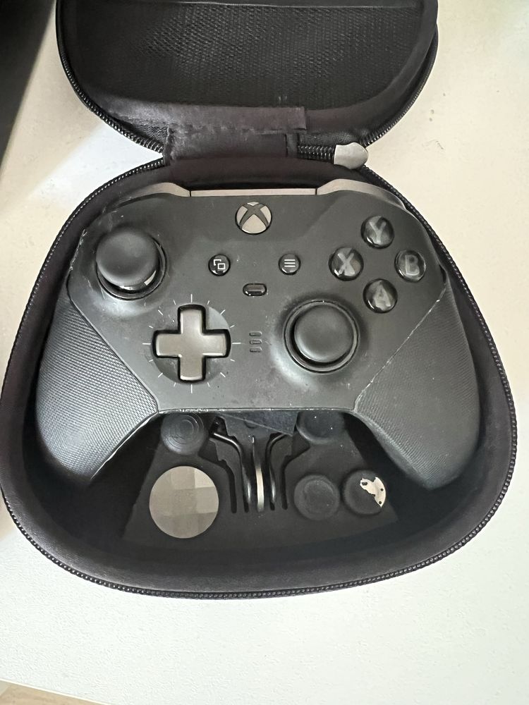 Продам приставку Xbox series X
