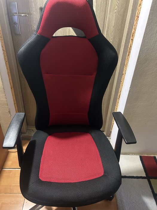 Scaun de birou ergonomic si comod