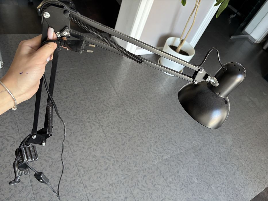 Настольная лампа