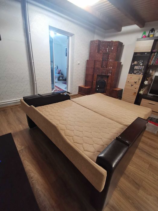 Canapea extensibila 2 locuri