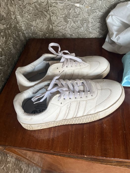 Кроссовки adidas