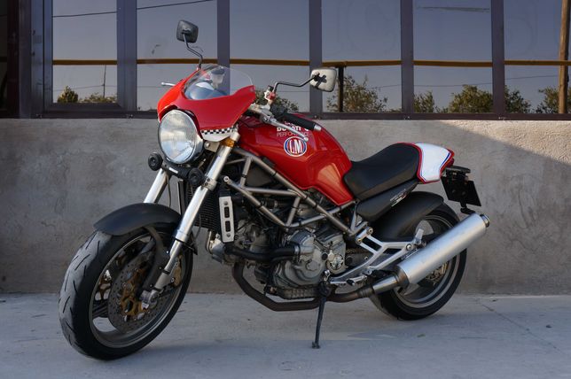 Мотоцикл Ducati Monster S4