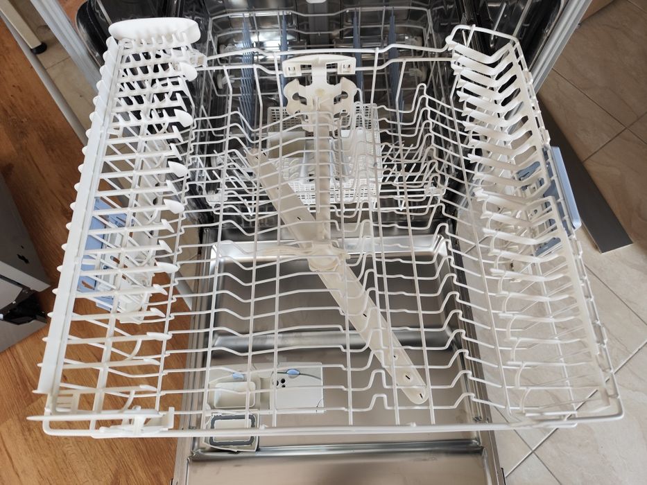 Съдомиялна  за вграждане Whirlpool 60 см