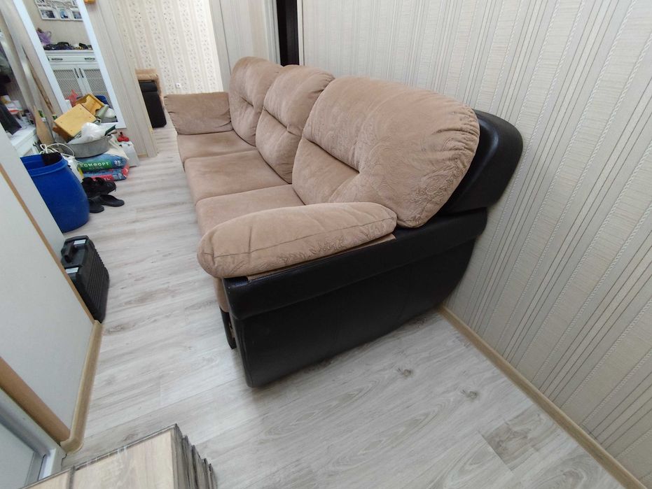 Диван + кресло, диван секционный можно собрать два средних