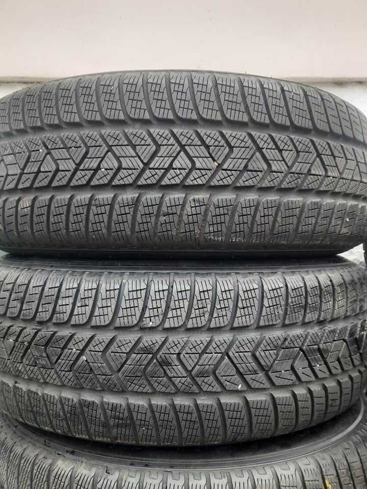 4 Броя 235/60/18 Pirelli 2x7,5mm 2x7mm