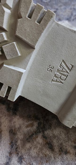 Ghete noi Zara nr 35