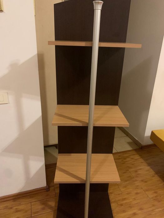 Mobila formată din doua dulapuri si o etajera