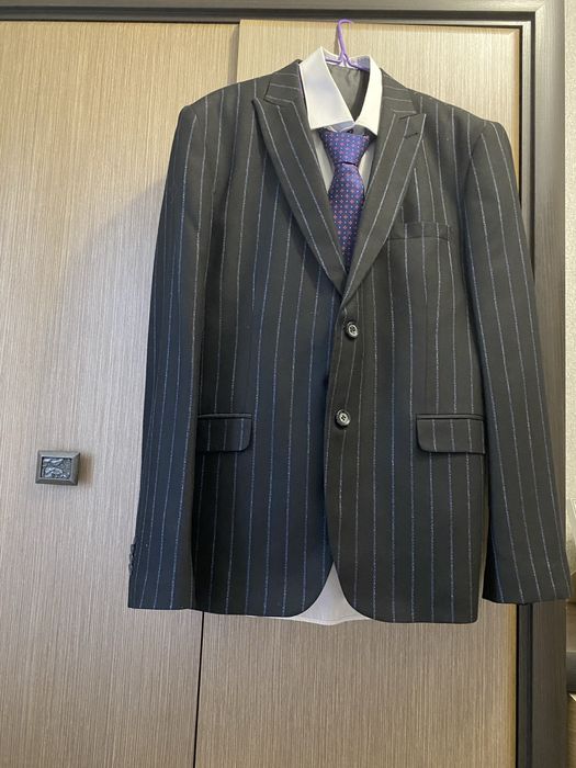 Продам мужской костюм