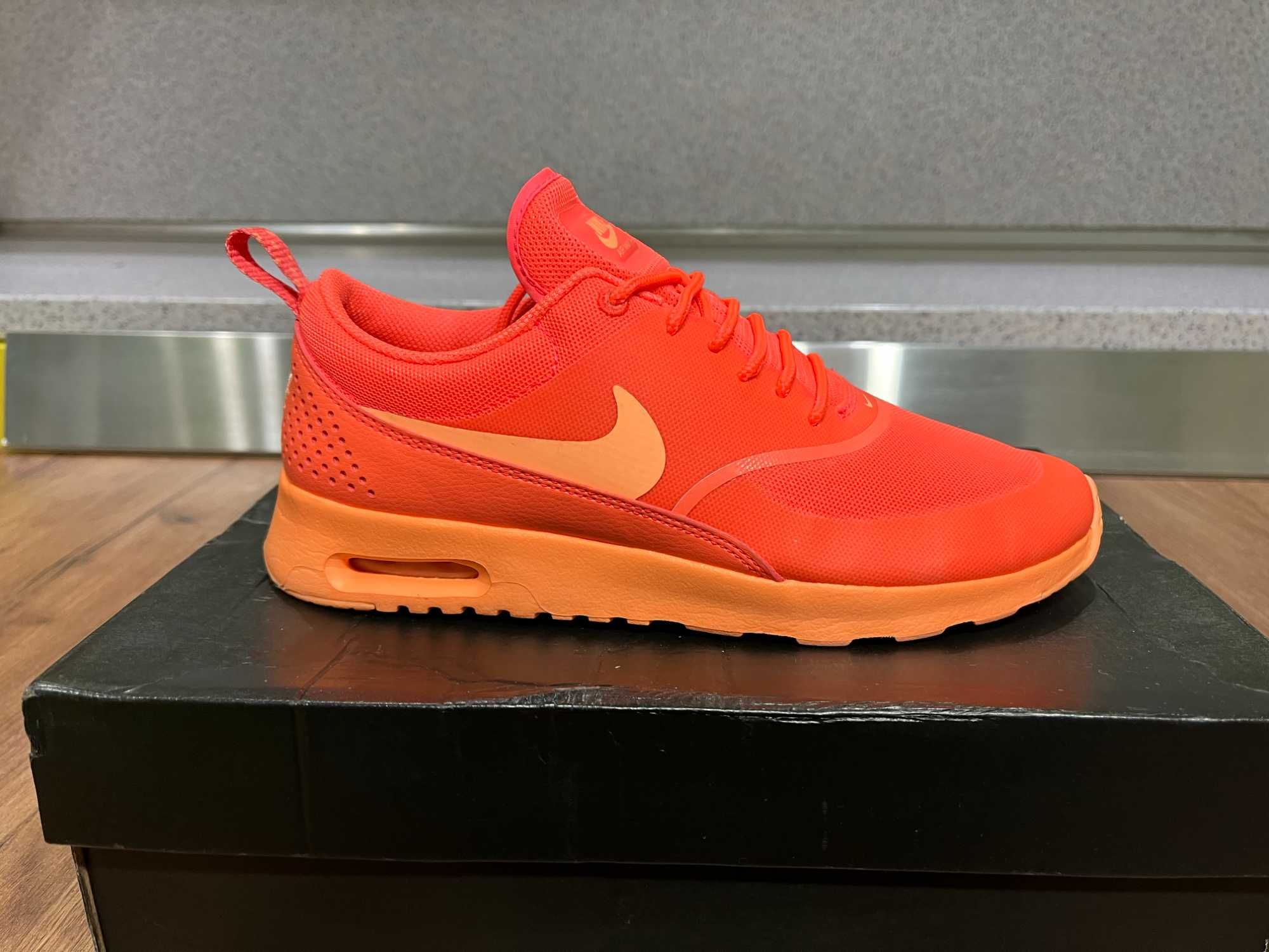ОРИГИНАЛНИ *** Nike Air Max Thea / Hot Lava/Sunset Glow