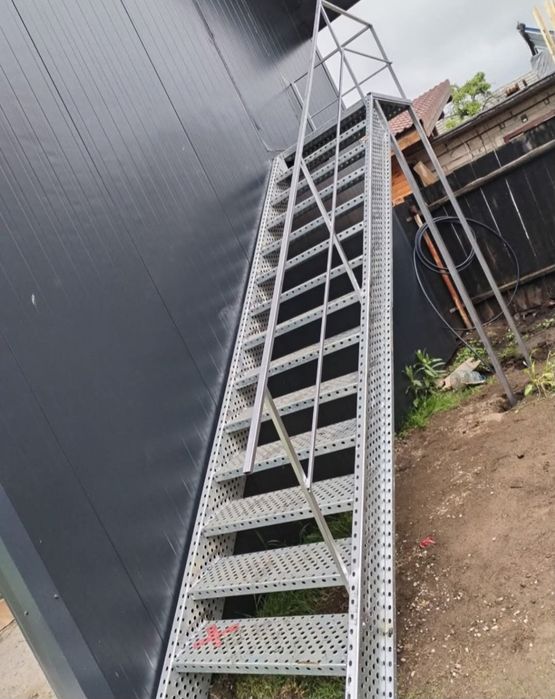 Scara exterior si interior galvanizate profesionale