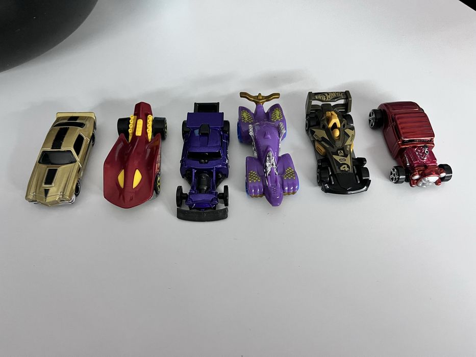 колички Hotwheels