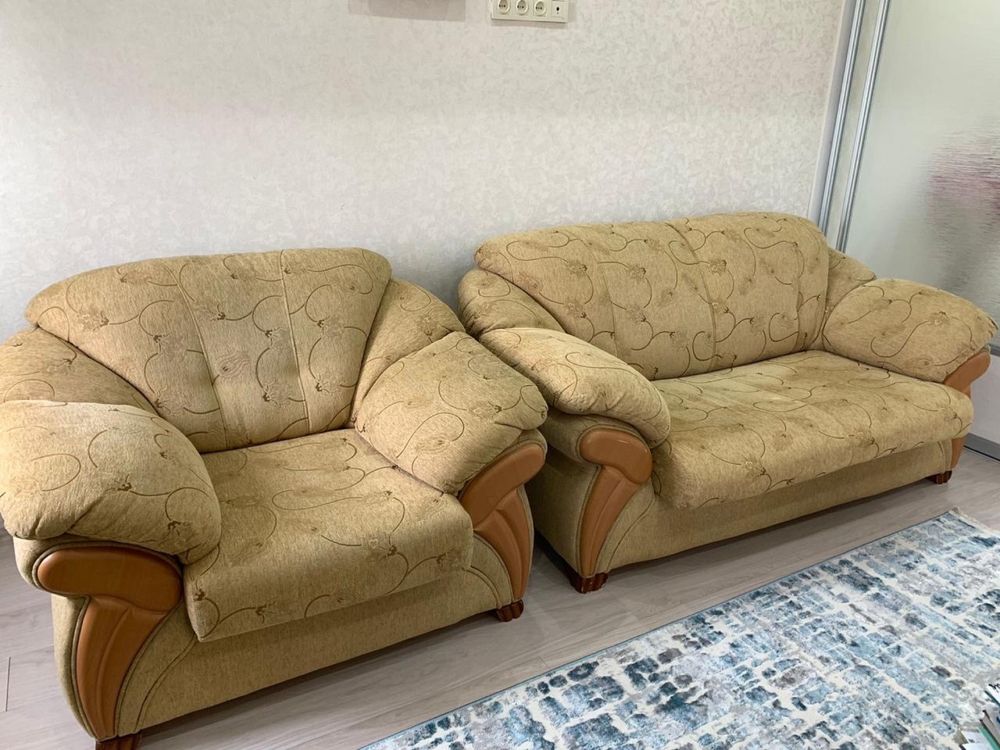Диван с креслом