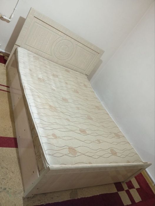 Krovat+matras, ugoloq, trimo