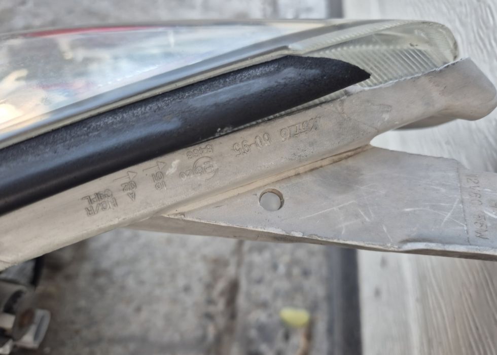 Faruri Originale Toyota Land Cruiser J120. 2002-2009.  Volan stinga.