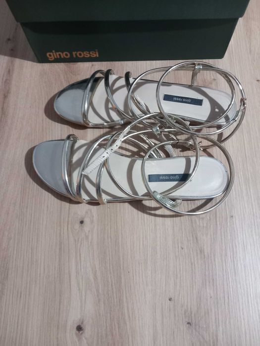Дамски сандали Gino Rossi - естествена кожа
