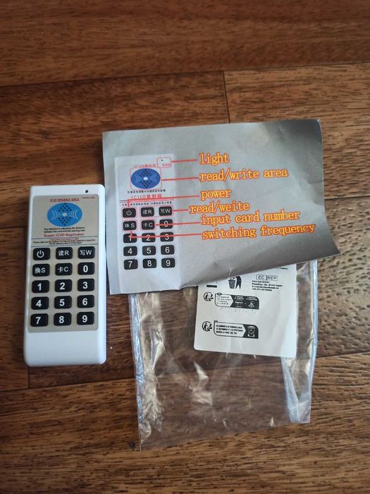 Duplicator copiator cititor inscriptor carduri copiat RFID taguri NFC
