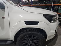 Ляв/десен калник за Toyota Hilux 2022г